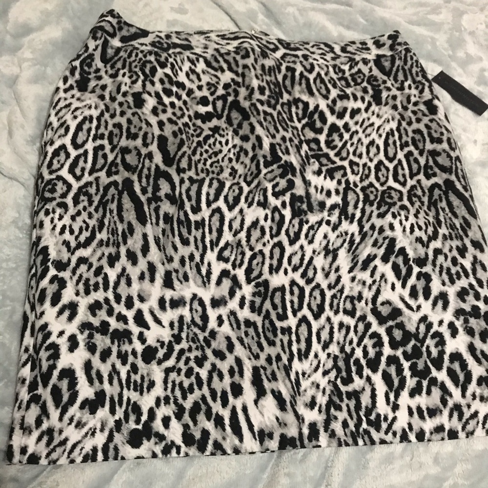 Brand new pencil skirt never worn